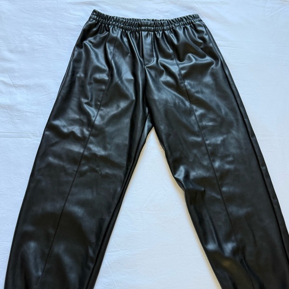Zara Women’s Jogger Size S Black Eco Leather Urban Pants
Chic/Casual - Picture 2 of 9